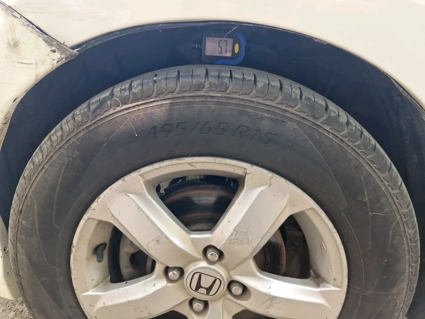 2011 Honda City 1.5L I-VTEC V MT, CNG, Manual, 1,62,845 km, tyre