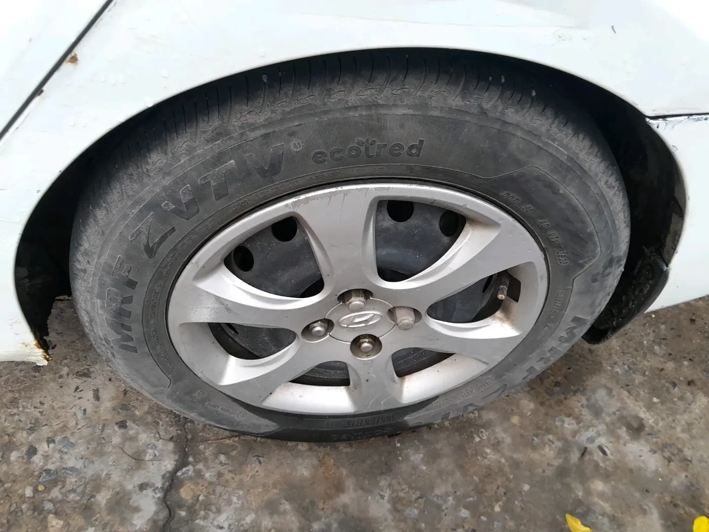 2011 Hyundai Verna FLUIDIC 1.6 CRDI EX, Diesel, Manual, 1,16,111 km, tyre