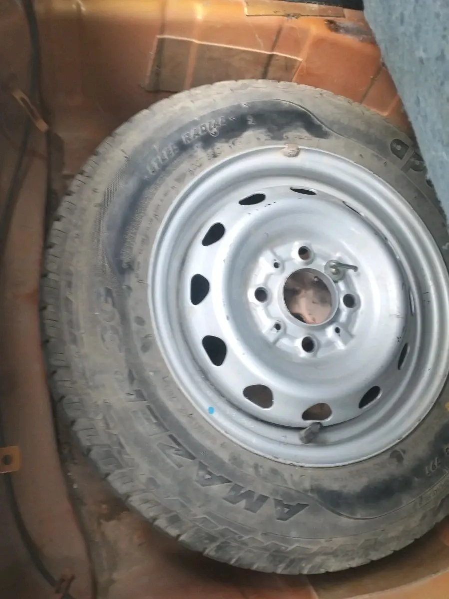 2018 Tata Tiago XT PETROL, Petrol, Manual, 56,525 km, tyre