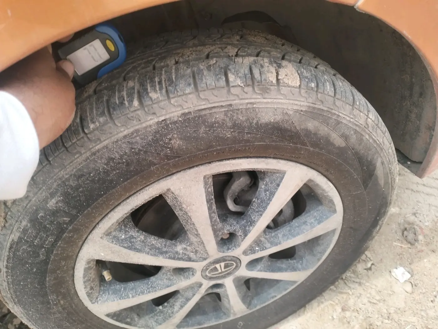 2018 Tata Tiago XT PETROL, Petrol, Manual, 56,525 km, tyre