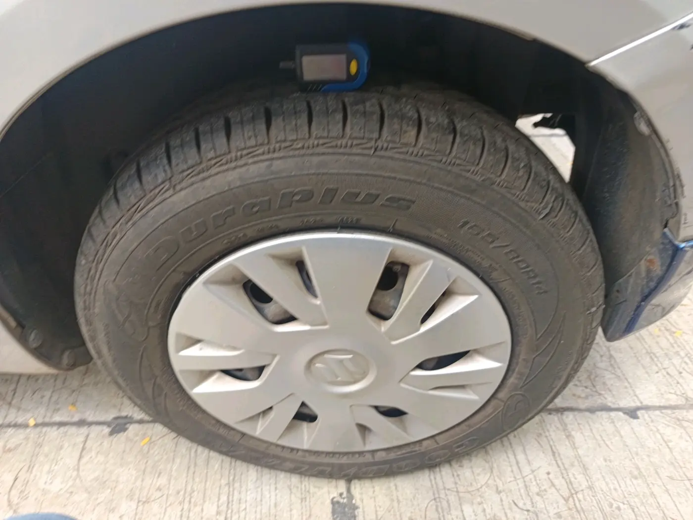 2014 Maruti Swift VXI, Petrol, Manual, 52,042 km, tyre