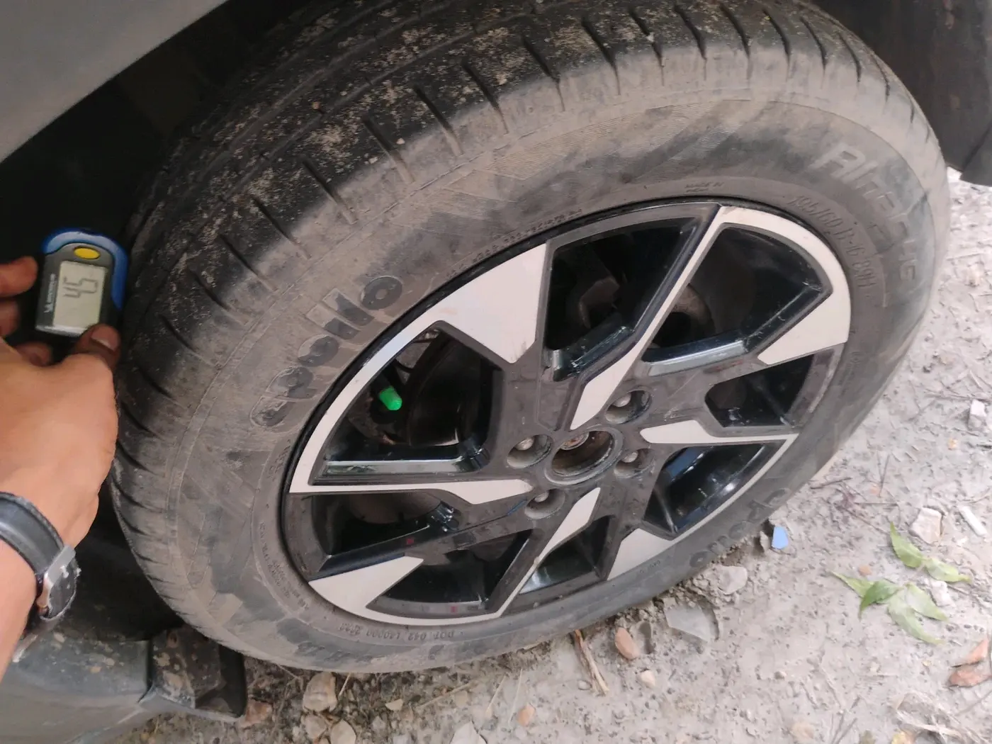2023 Tata PUNCH CREATIVE  MT, Petrol, Manual, 73,738 km, tyre