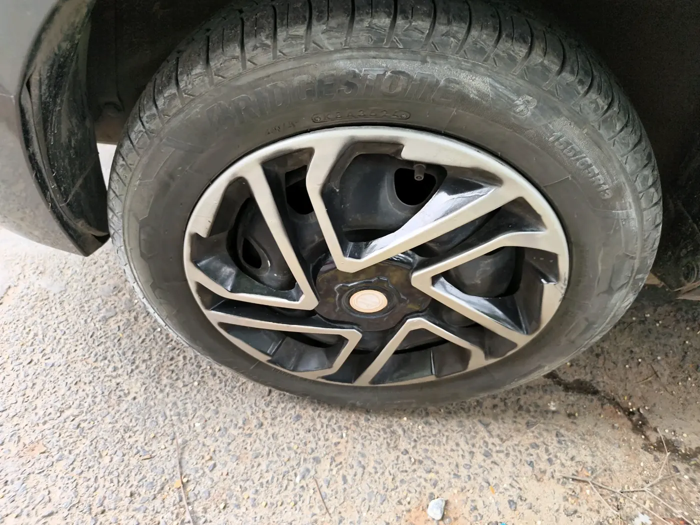 2017 Maruti Alto K10 VXI (O) AMT, CNG, Automatic, 90,488 km, tyre