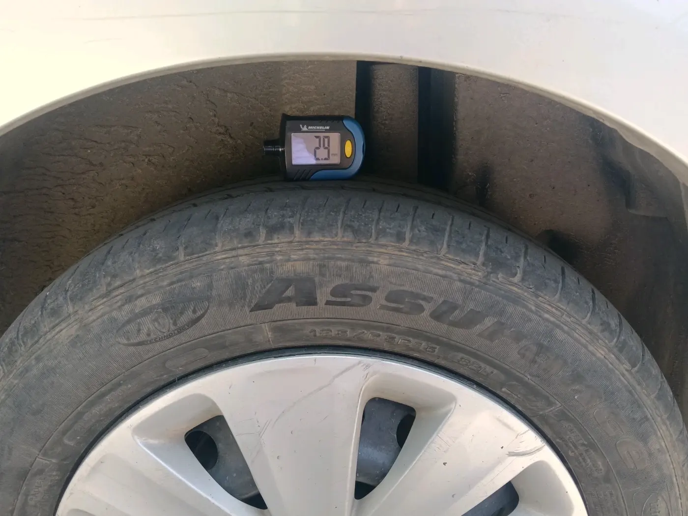2013 Maruti Ertiga VDI, Diesel, Manual, 1,71,040 km, tyre