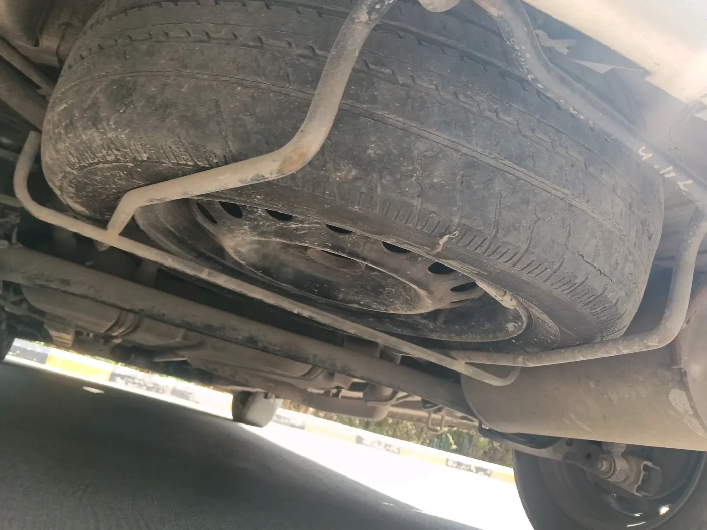2013 Maruti Ertiga VDI, Diesel, Manual, 1,71,040 km, tyre