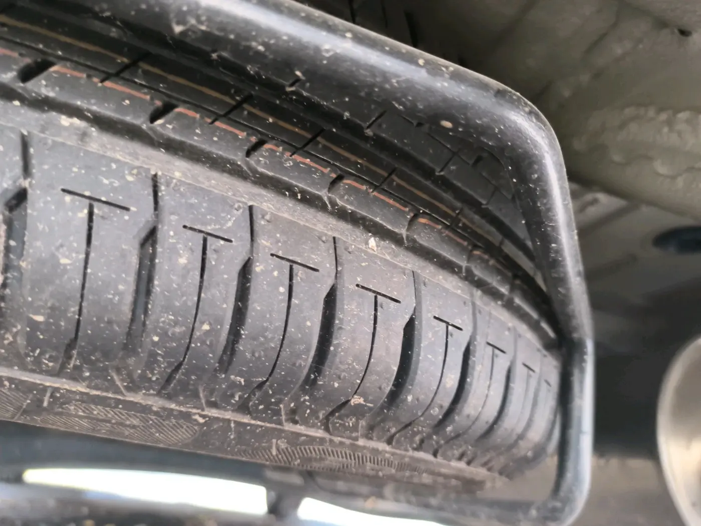 2025 Maruti Ertiga ZXI+ AT SHVS, Petrol, Automatic, 6,514 km, tyre