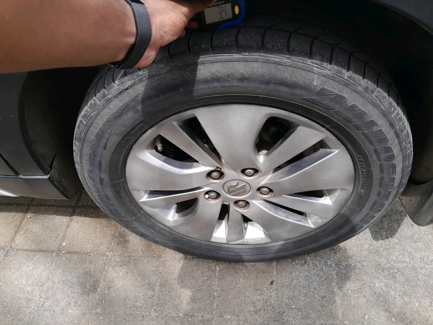 2015 Maruti S Cross ALPHA 1.6, Diesel, Manual, 93,470 km, tyre