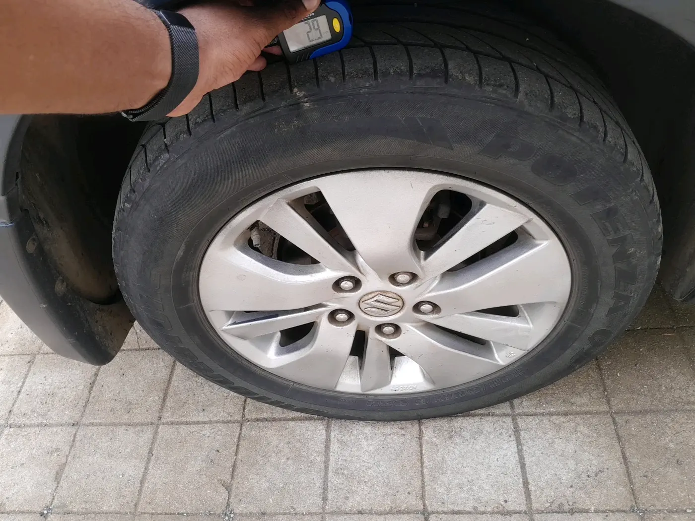 2015 Maruti S Cross ALPHA 1.6, Diesel, Manual, 93,470 km, tyre