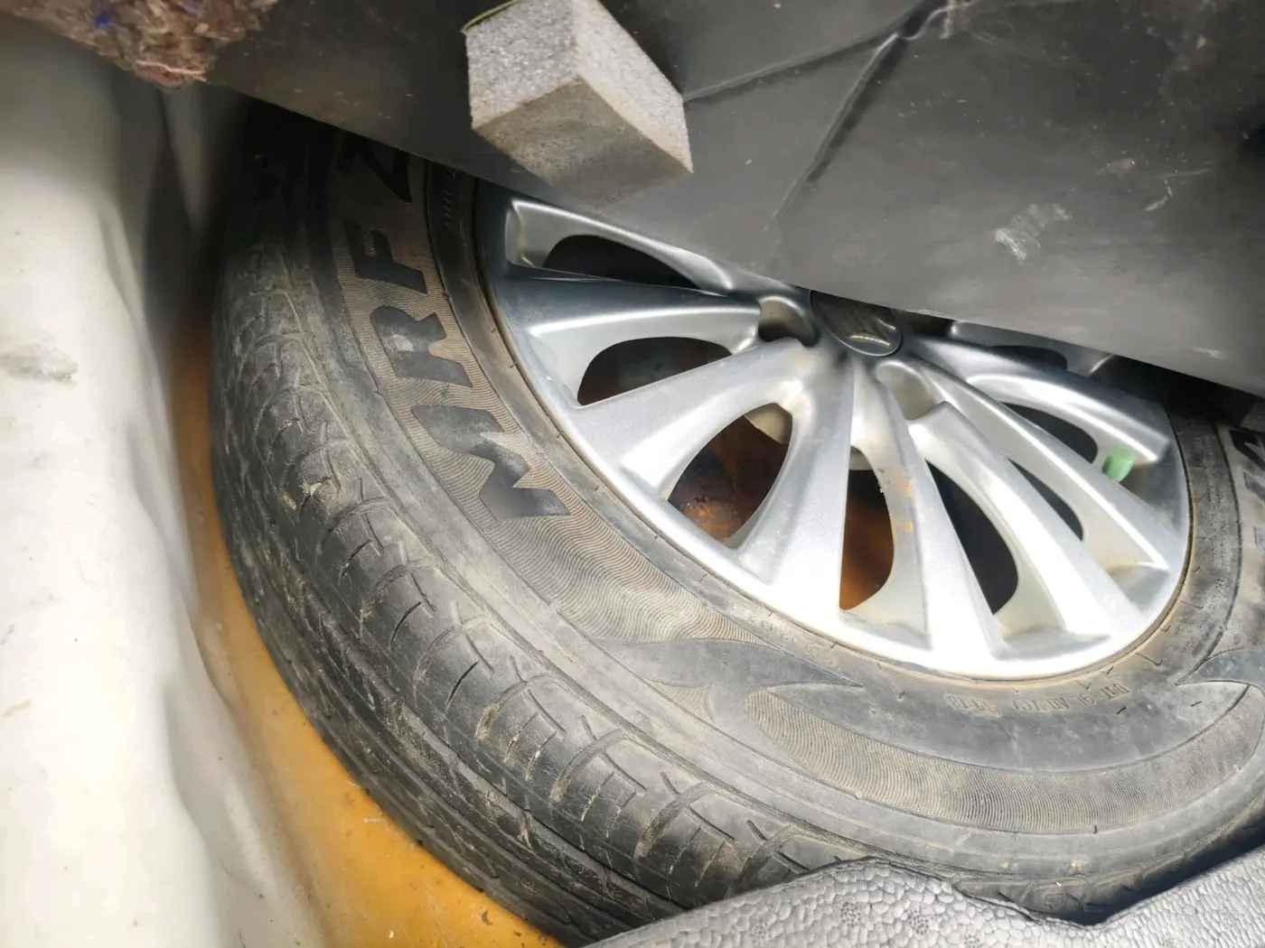 2019 Maruti Ciaz DELTA 1.5 SHVS MT PETROL, Petrol, Manual, 42,553 km, tyre