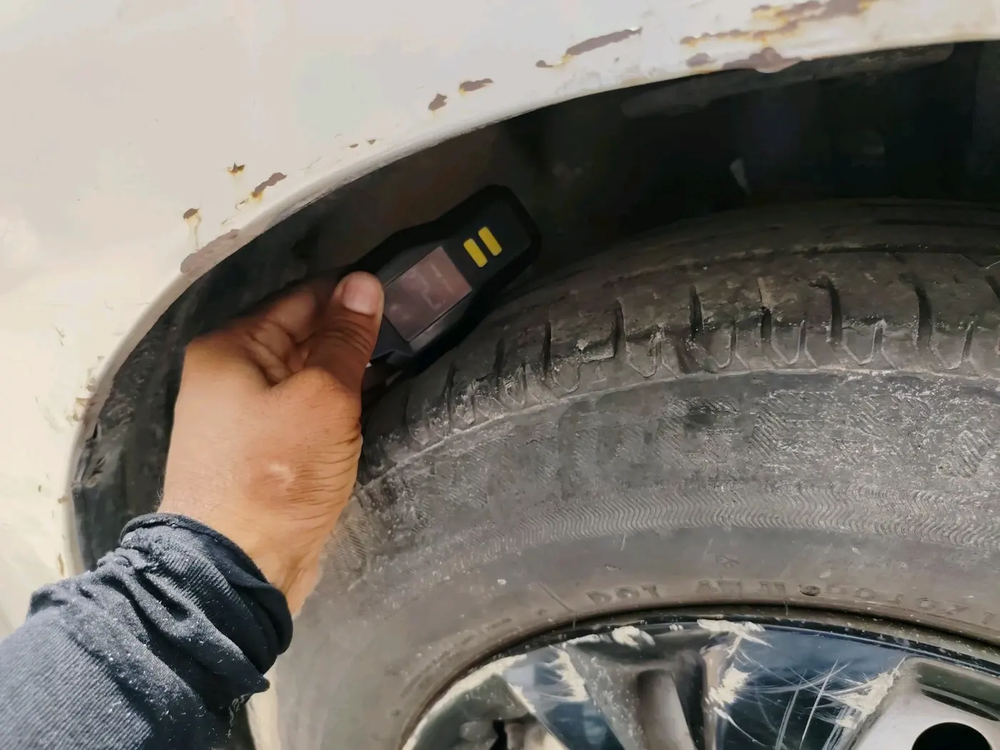 2018 Maruti Dzire LXI, Petrol, Manual, 72,331 km, tyre
