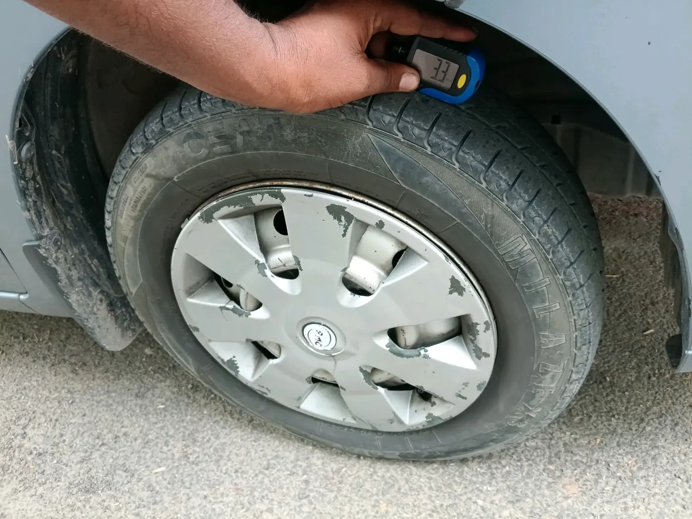 2012 Maruti Wagon R 1.0 LXI CNG, CNG, Manual, 54,393 km, tyre
