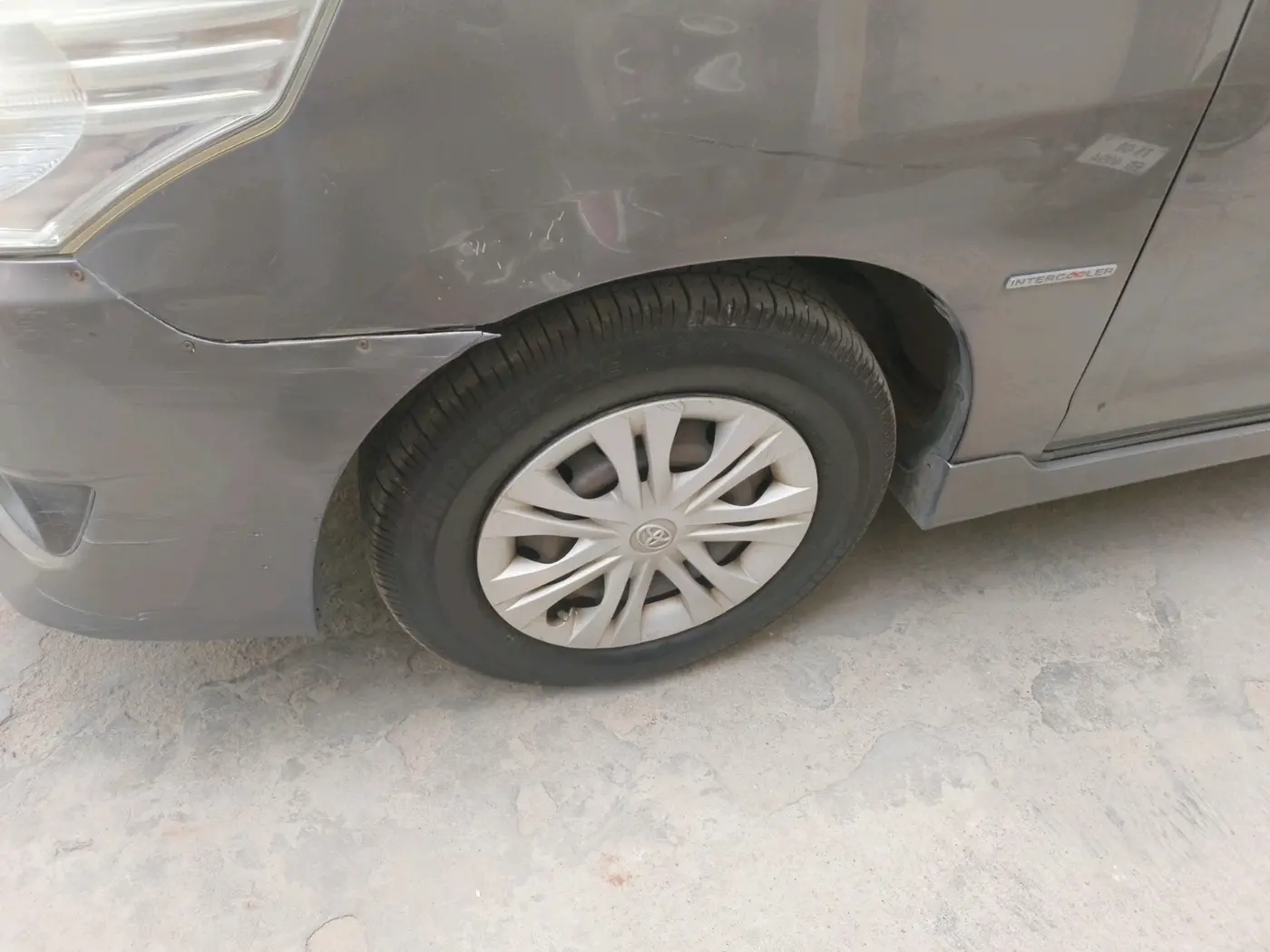 2013 Toyota Innova 2.5 GX 8 STR, Diesel, Manual, 1,73,075 km, tyre