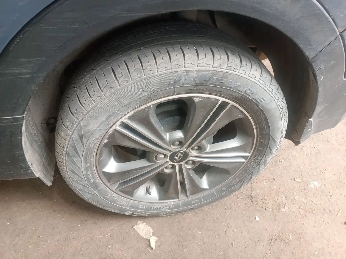 2017 Hyundai Creta SX PLUS AT 1.6 PETROL, Petrol, Automatic, 1,28,207 km, tyre
