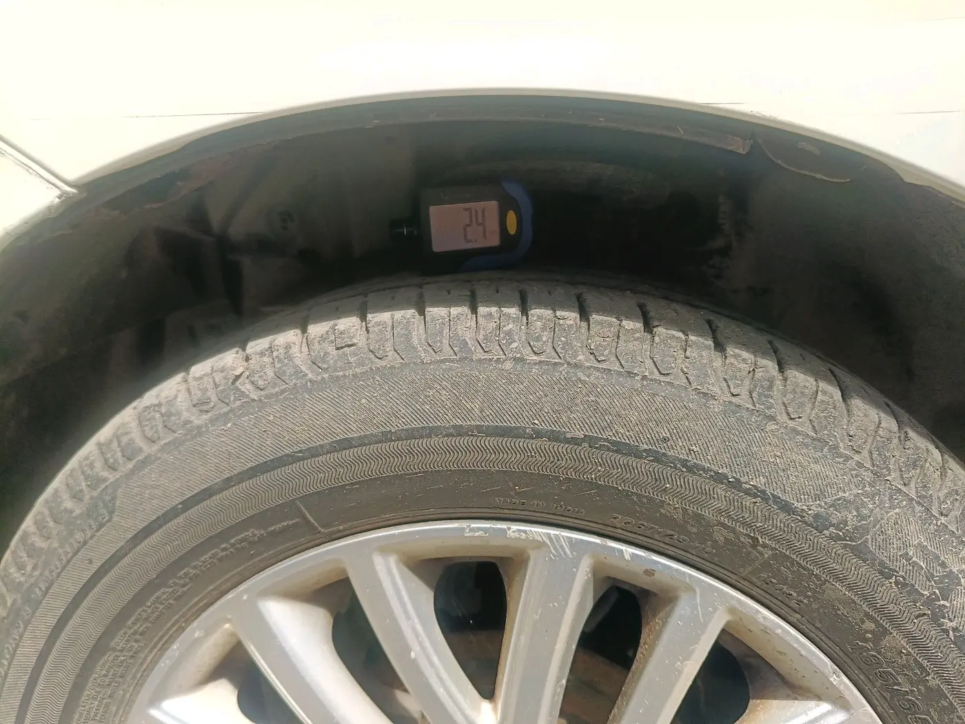 2017 Maruti Dzire ZXI AMT, Petrol, Automatic, 44,411 km, tyre