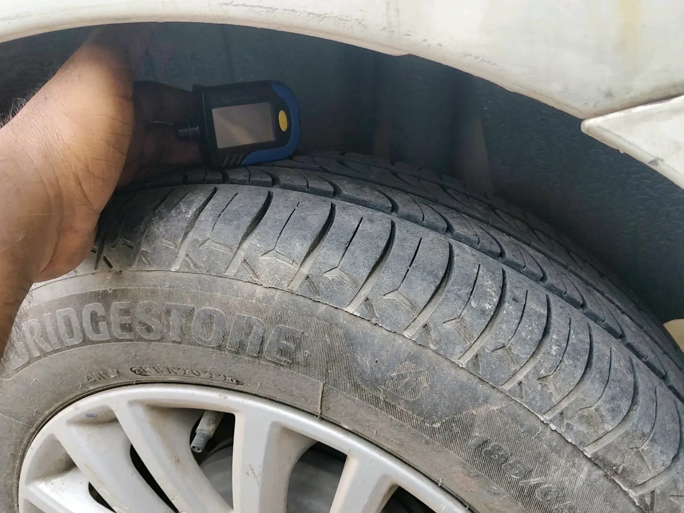 2018 Maruti Dzire ZXI AMT, Petrol, Automatic, 80,716 km, tyre