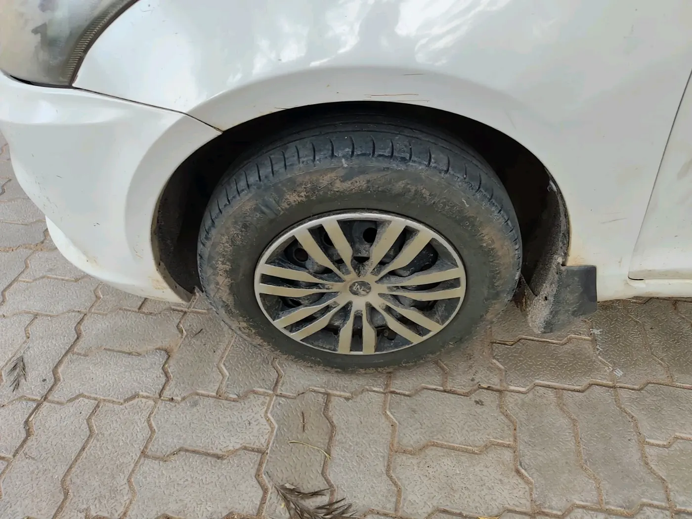 2015 Maruti Swift Dzire VDI, Diesel, Manual, 1,80,741 km, tyre