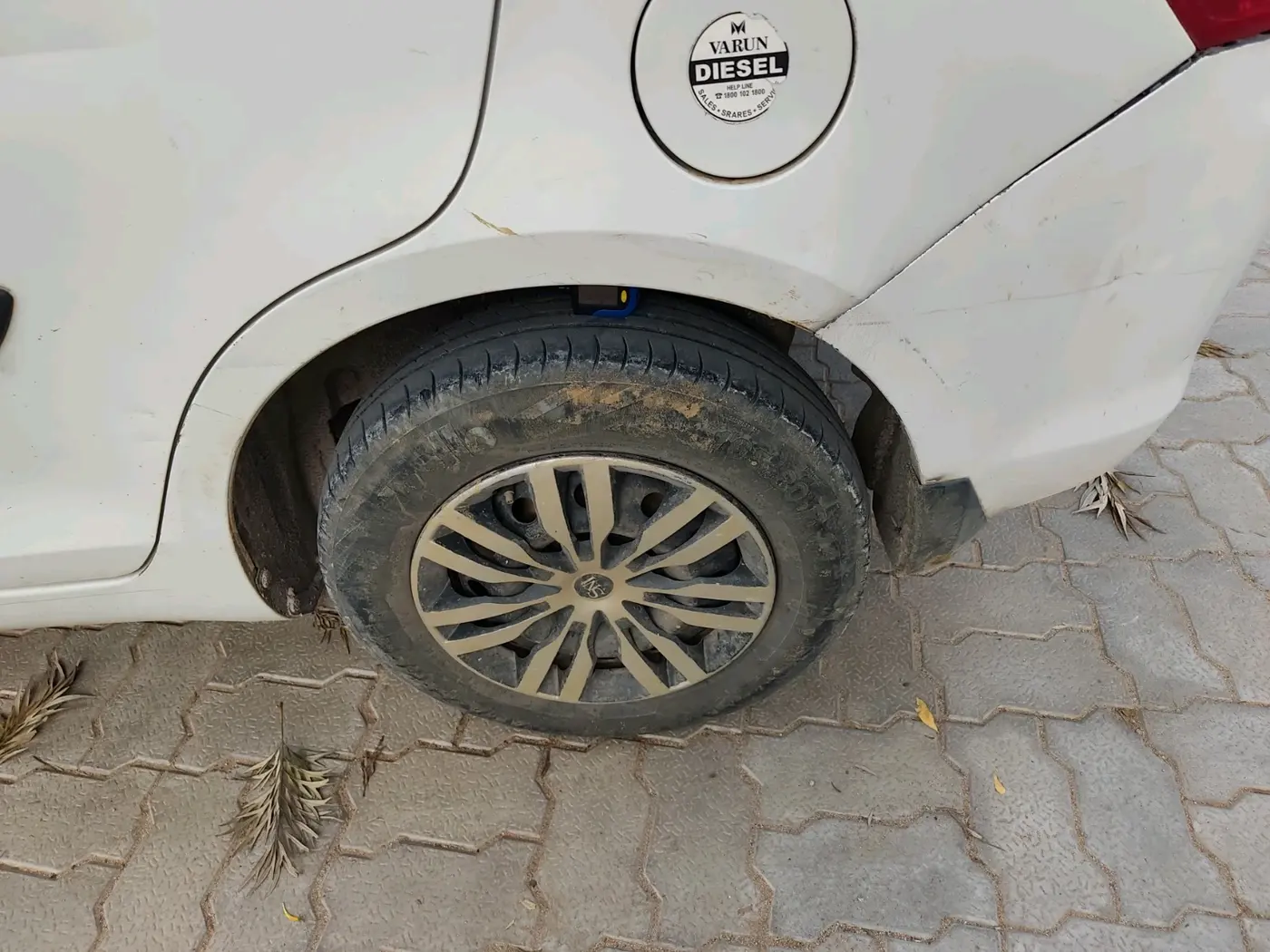 2015 Maruti Swift Dzire VDI, Diesel, Manual, 1,80,741 km, tyre