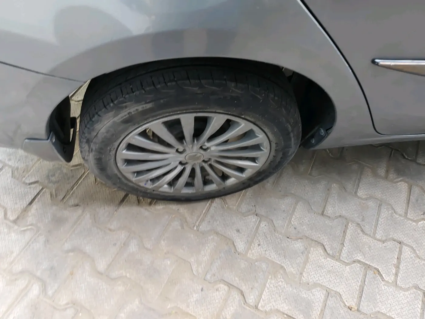 2016 Maruti Ciaz ZDI+ SHVS, Diesel, Manual, 1,34,756 km, tyre