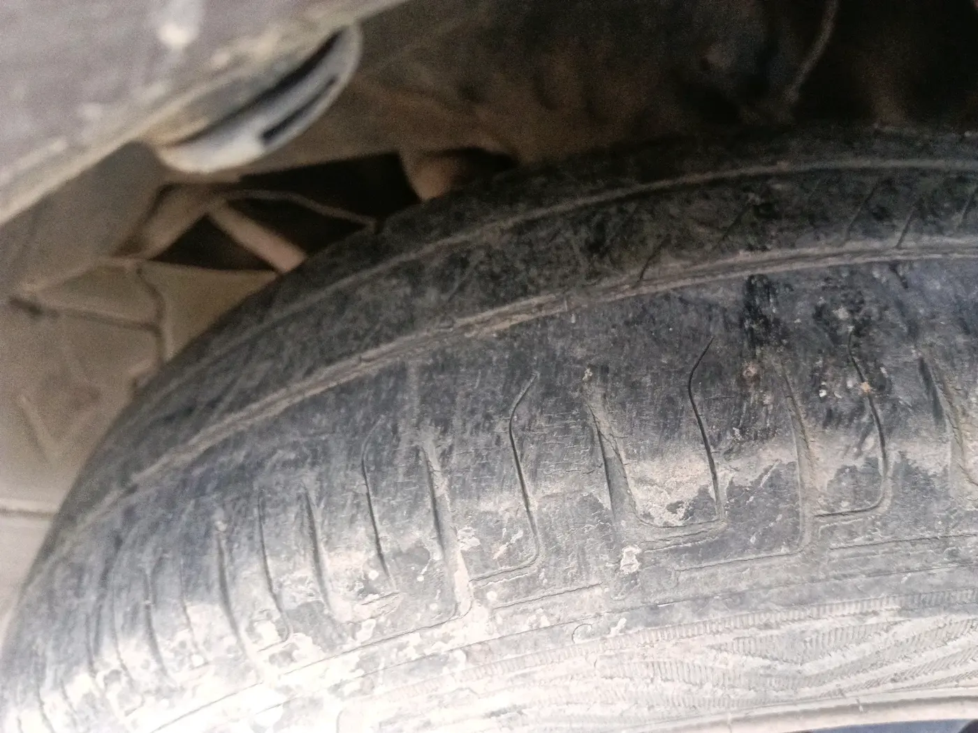 2012 Maruti Wagon R 1.0 LXI CNG, CNG, Manual, 1,19,823 km, tyre