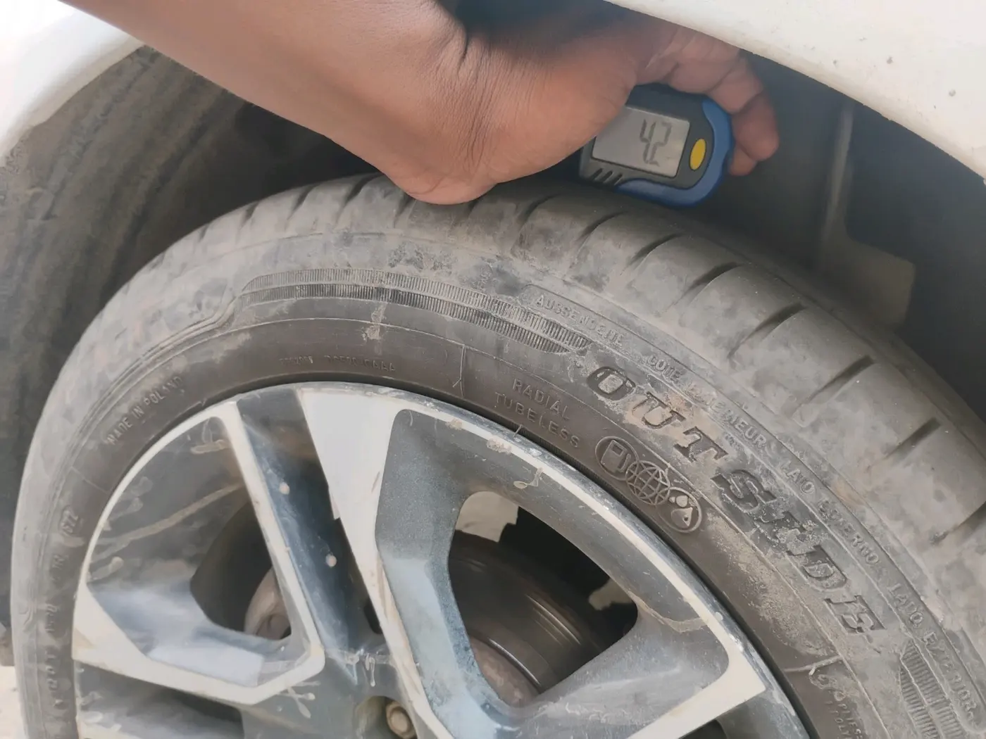 2019 Tata Tiago XZ PLUS PETROL, CNG, Manual, 40,720 km, tyre