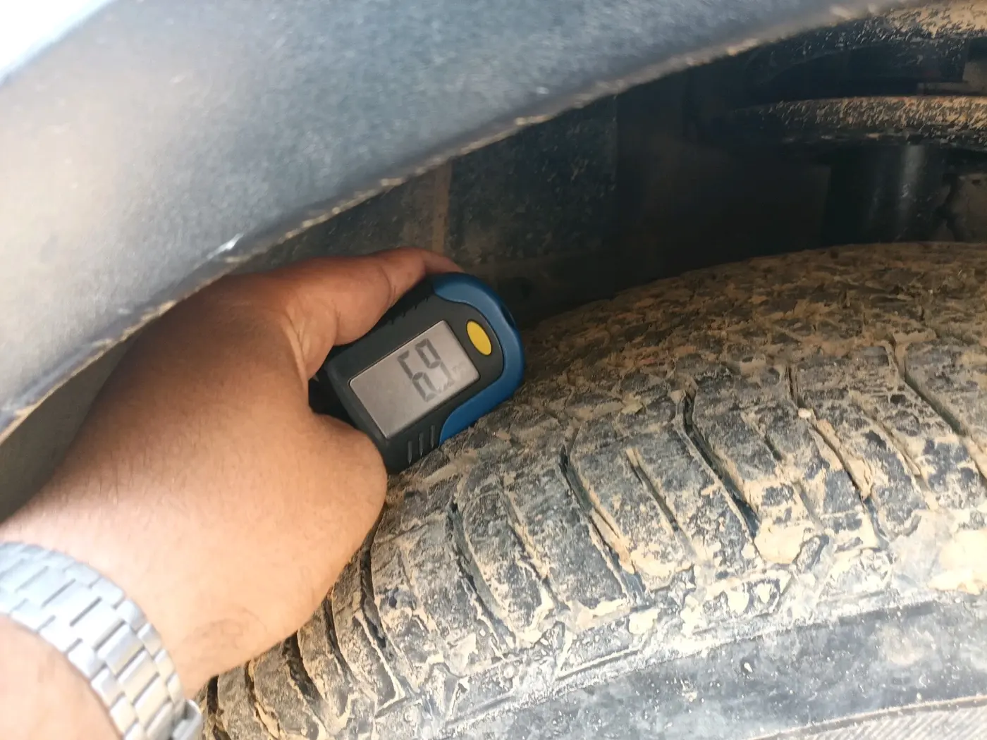 2017 Mahindra XUV500 W6 AT, Diesel, Automatic, 97,696 km, tyre