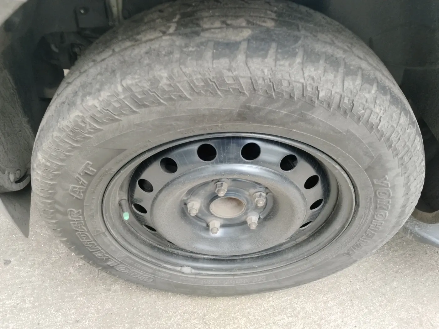 2018 Mahindra XUV500 W6, Diesel, Manual, 1,37,587 km, tyre