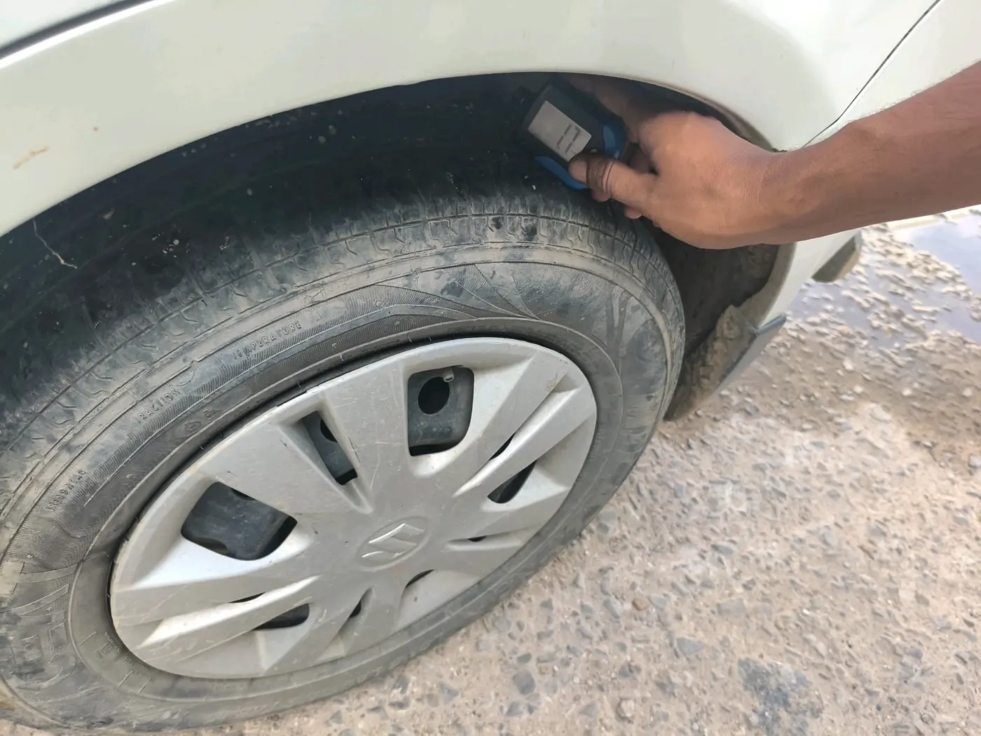 2014 Maruti Swift Dzire VDI, Diesel, Manual, 1,43,616 km, tyre