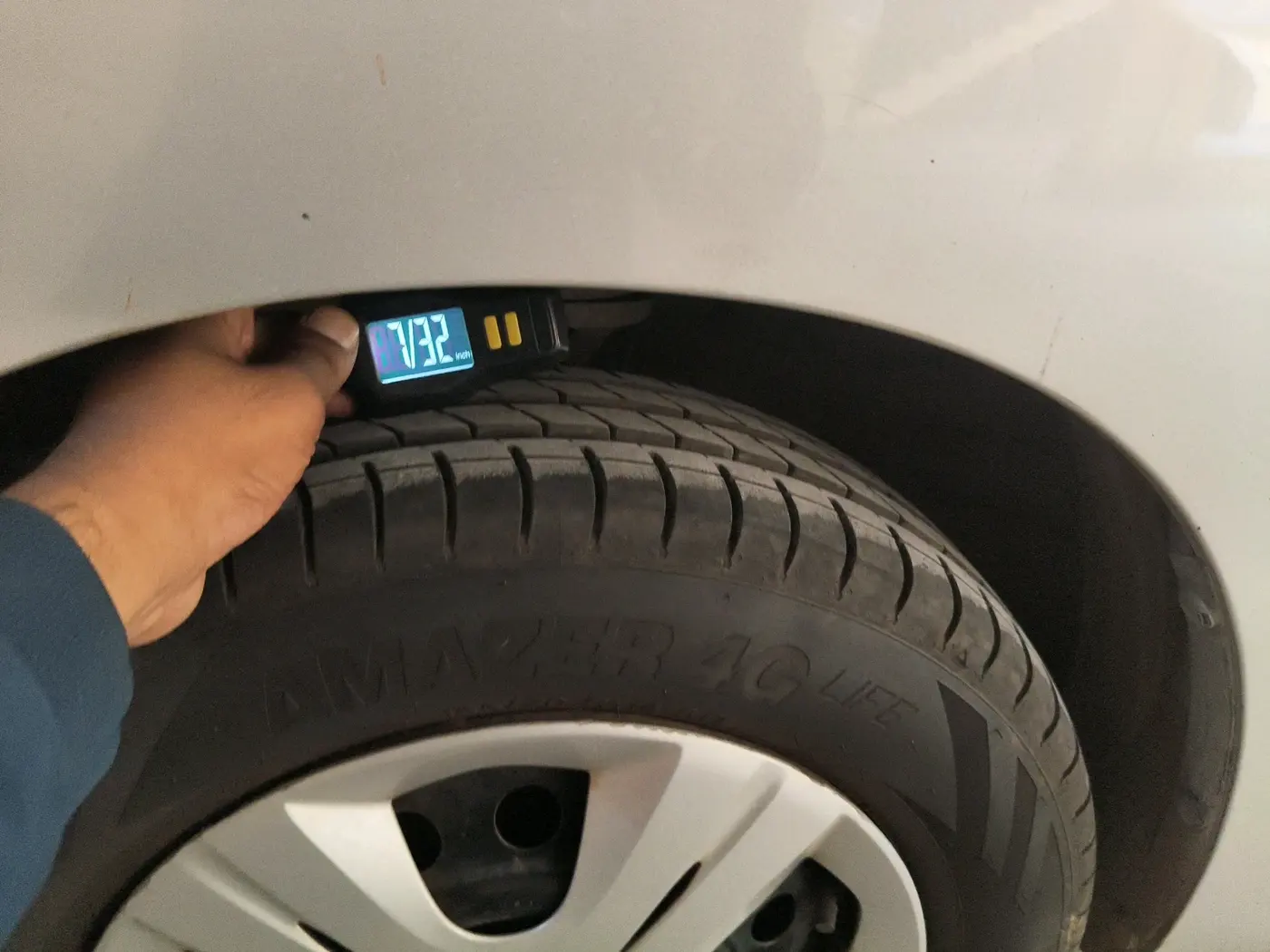 2016 Maruti Wagon R 1.0 VXI AMT, Petrol, Automatic, 21,453 km, tyre