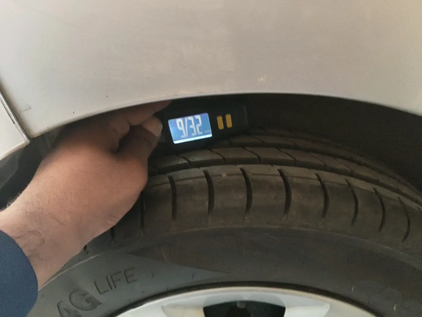 2016 Maruti Wagon R 1.0 VXI AMT, Petrol, Automatic, 21,453 km, tyre