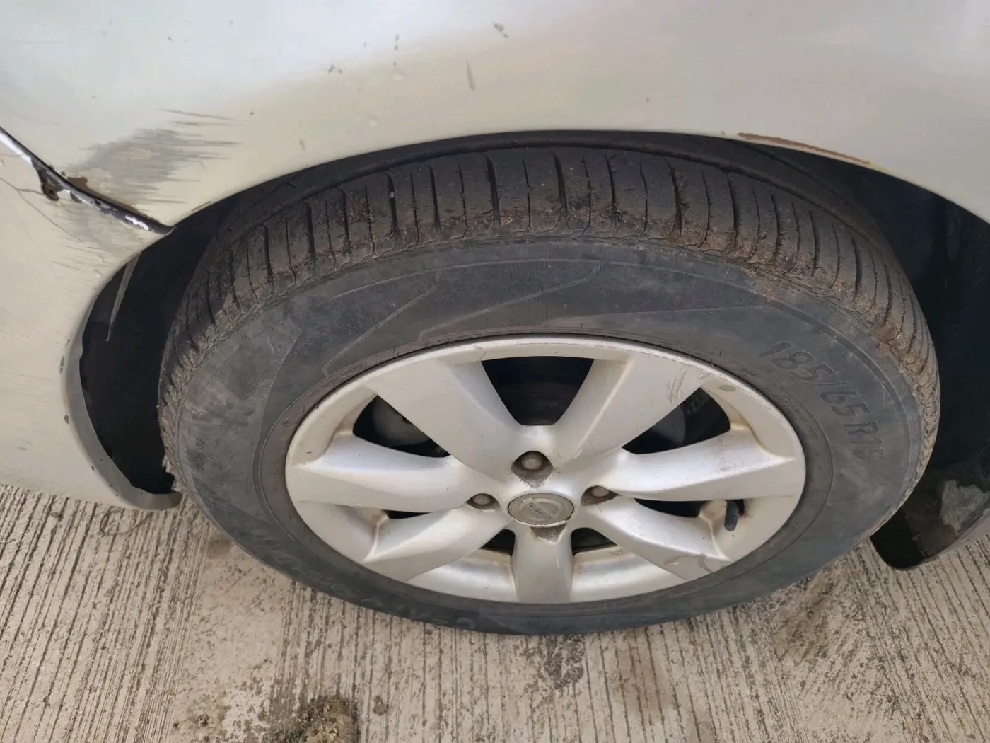2013 Nissan Sunny XV DIESEL, Diesel, Manual, 1,50,000 km, tyre