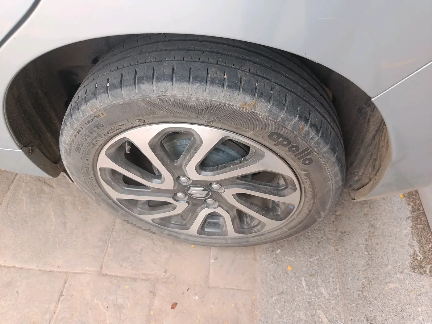 2022 Maruti Baleno ALPHA 1.2 AGS, Petrol, Automatic, 69,385 km, tyre