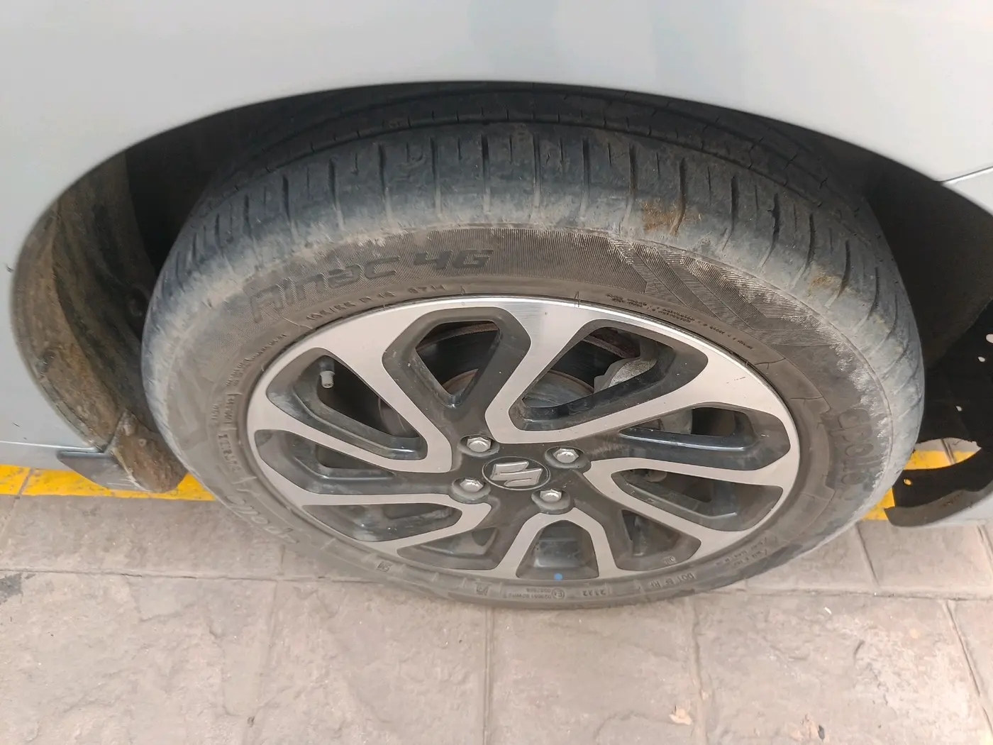 2022 Maruti Baleno ALPHA 1.2 AGS, Petrol, Automatic, 69,385 km, tyre