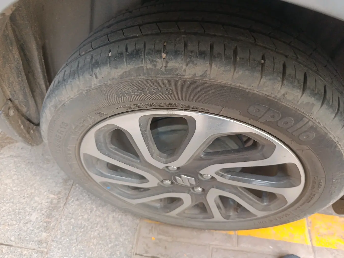2022 Maruti Baleno ALPHA 1.2 AGS, Petrol, Automatic, 69,385 km, tyre