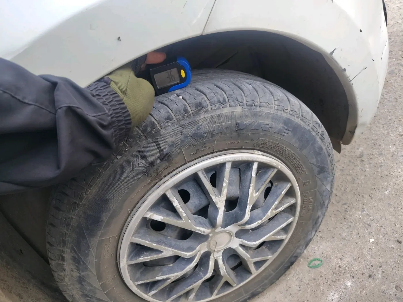 2023 Maruti Swift VXI, Petrol, Manual, 28,176 km, tyre