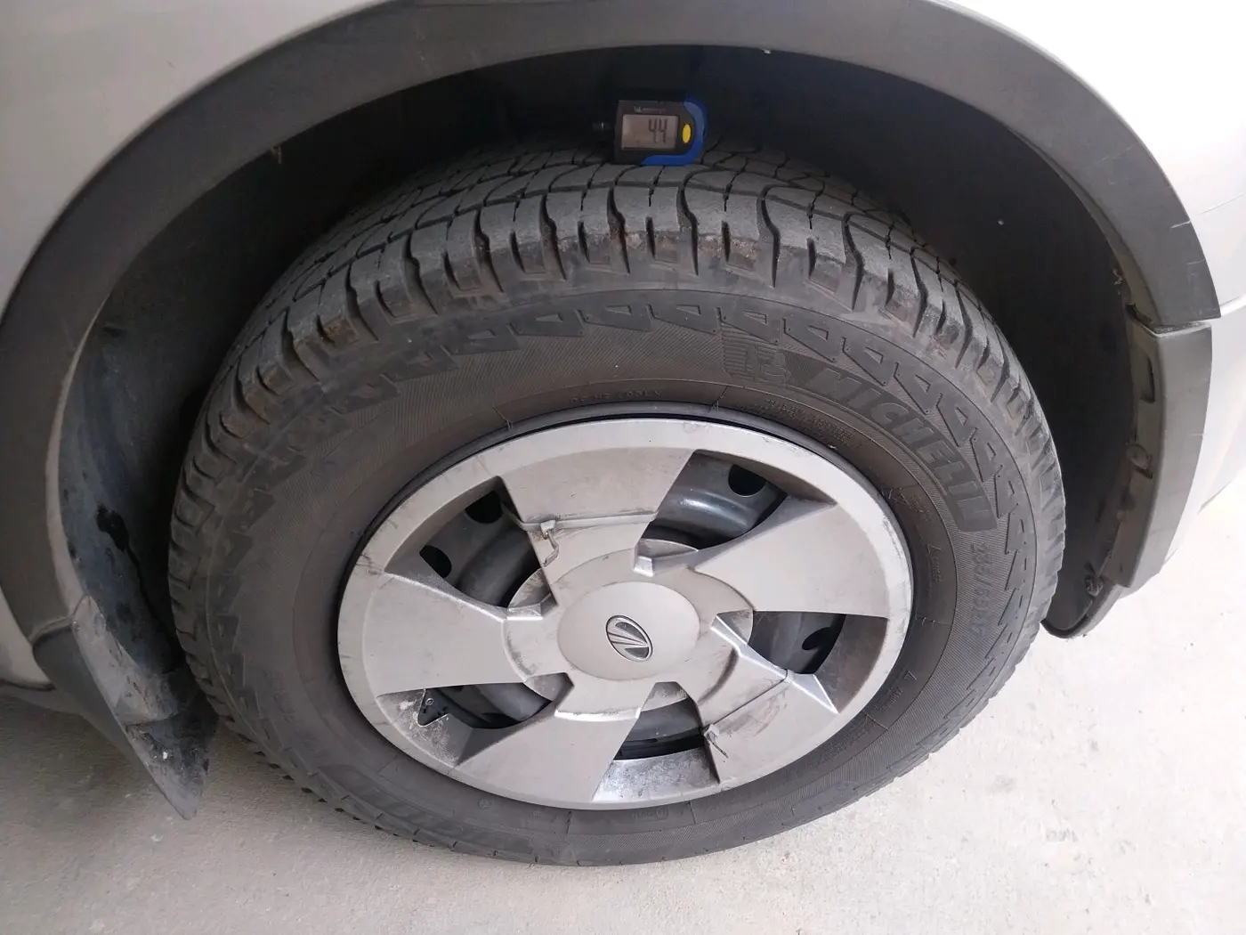 2015 Mahindra XUV500 W6, Diesel, Manual, 1,36,267 km, tyre