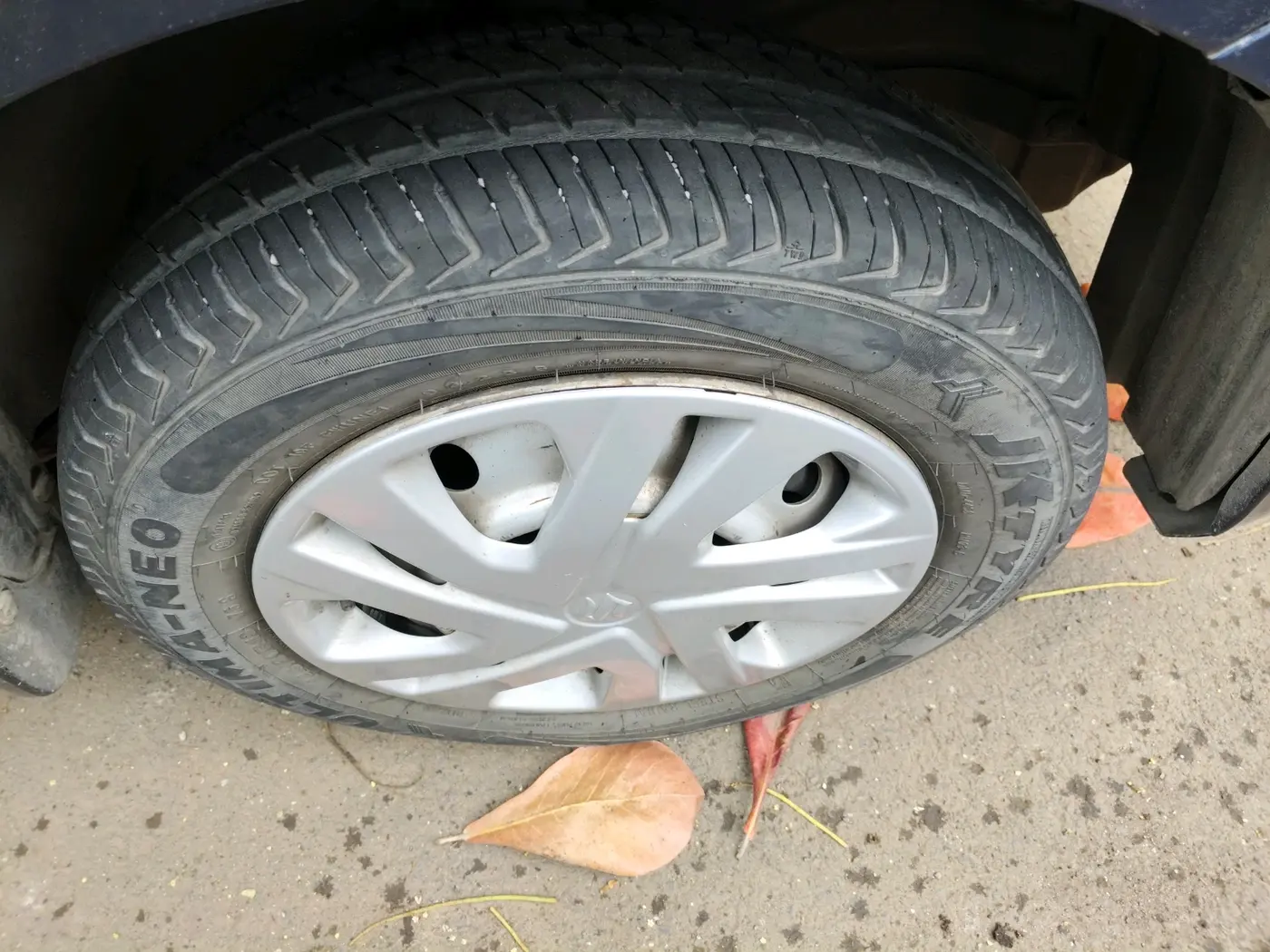 2017 Maruti Wagon R 1.0 LXI CNG, CNG, Manual, 69,399 km, tyre