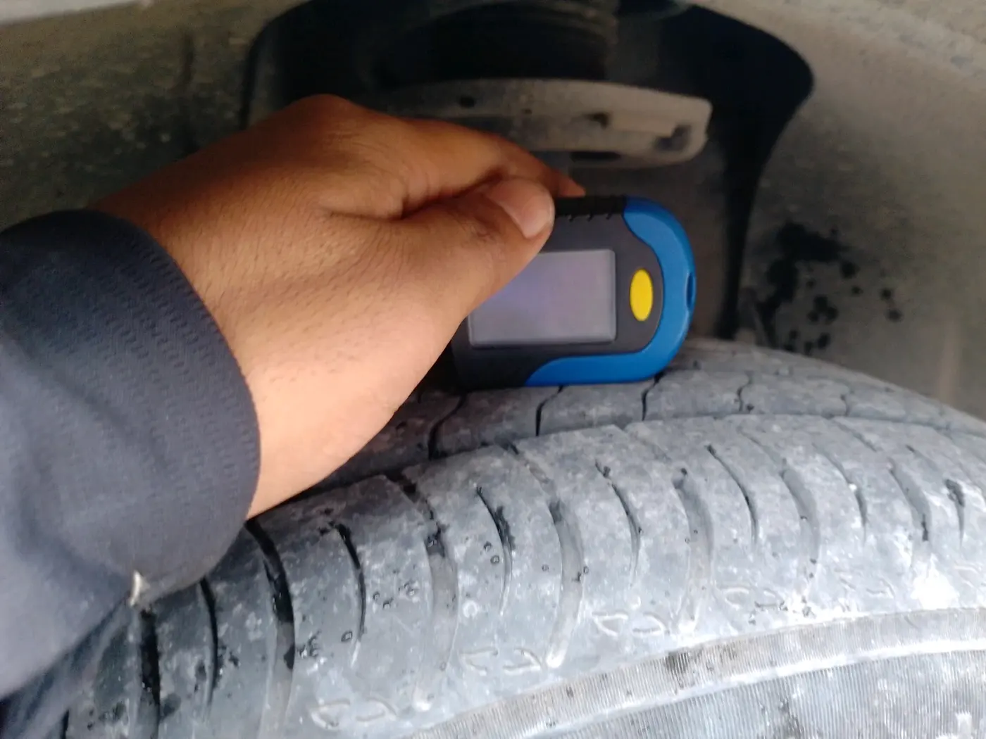 2025 Tata NEXON  Pure Plus 1.2 Petrol AMT, Petrol, Automatic, 12,024 km, tyre
