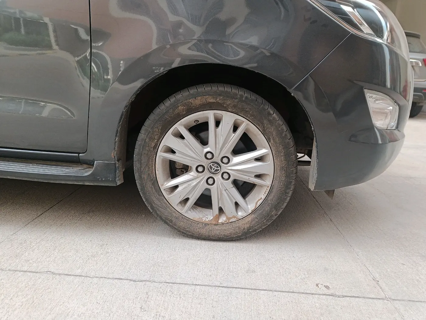 2019 Toyota Innova Crysta 2.4 ZX 7 STR, Diesel, Manual, 95,041 km, tyre