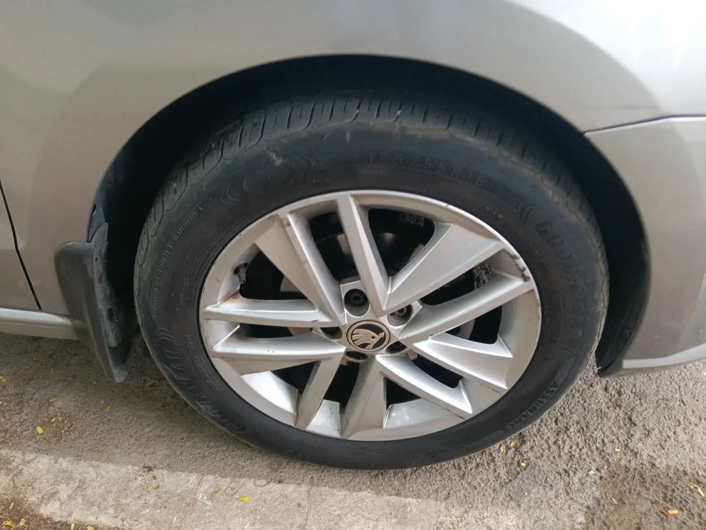 2017 Skoda Rapid STYLE 1.5 TDI, Diesel, Manual, 1,31,758 km, tyre