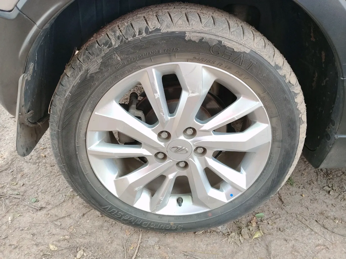2021 Mahindra XUV300 W6 1.5 Sunroof Diesel, Diesel, Manual, 71,990 km, tyre