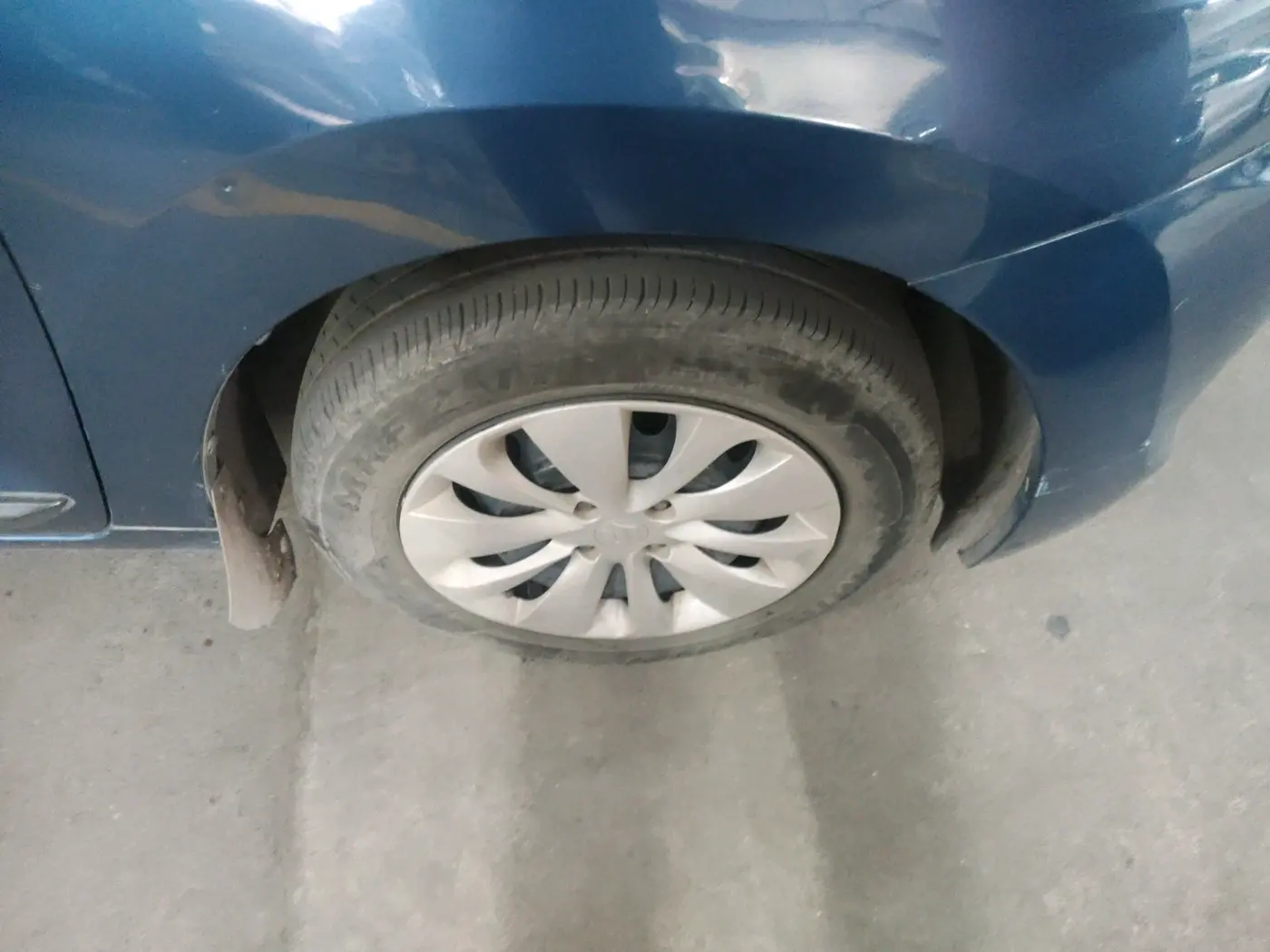 2017 Maruti Baleno DELTA PETROL 1.2, Petrol, Manual, 1,05,958 km, tyre