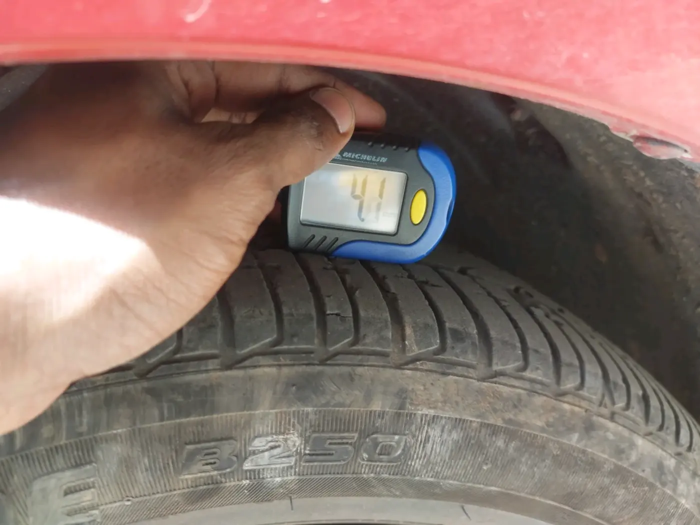 2022 Tata Tiago XZA PLUS PETROL, CNG, Automatic, 33,436 km, tyre