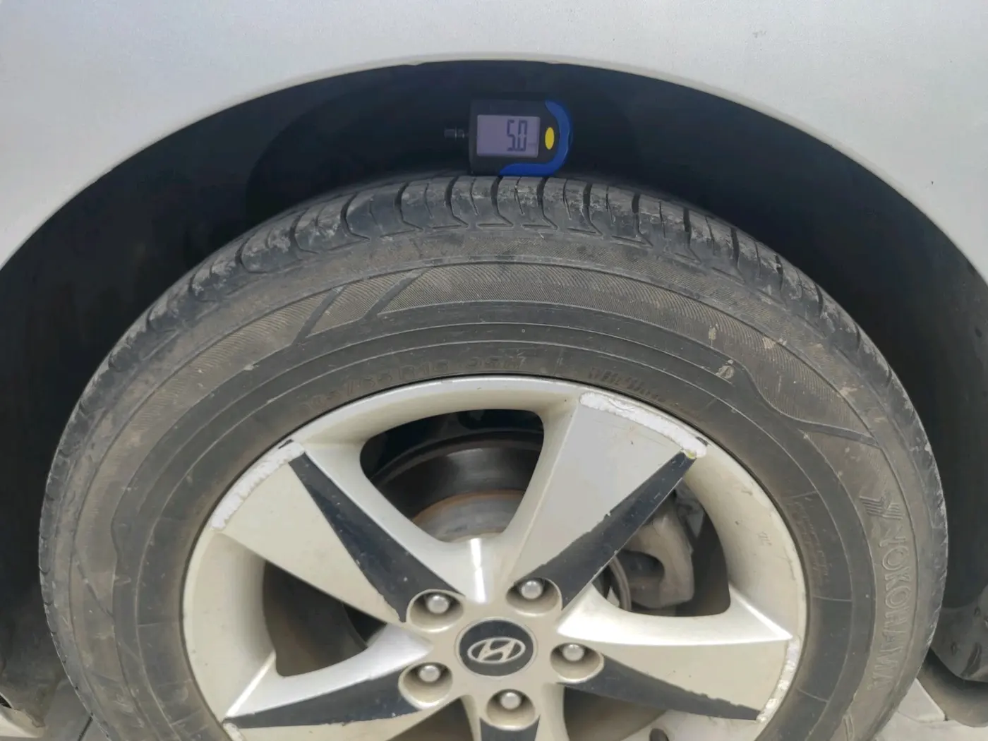2012 Hyundai New Elantra 1.8 S VTVT, Petrol, Manual, 1,38,303 km, tyre