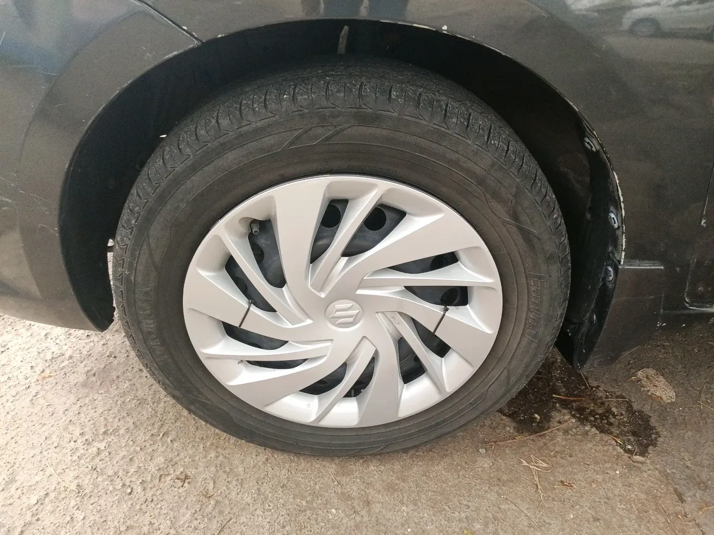 2013 Maruti Ertiga VXI CNG, CNG, Manual, 1,03,393 km, tyre