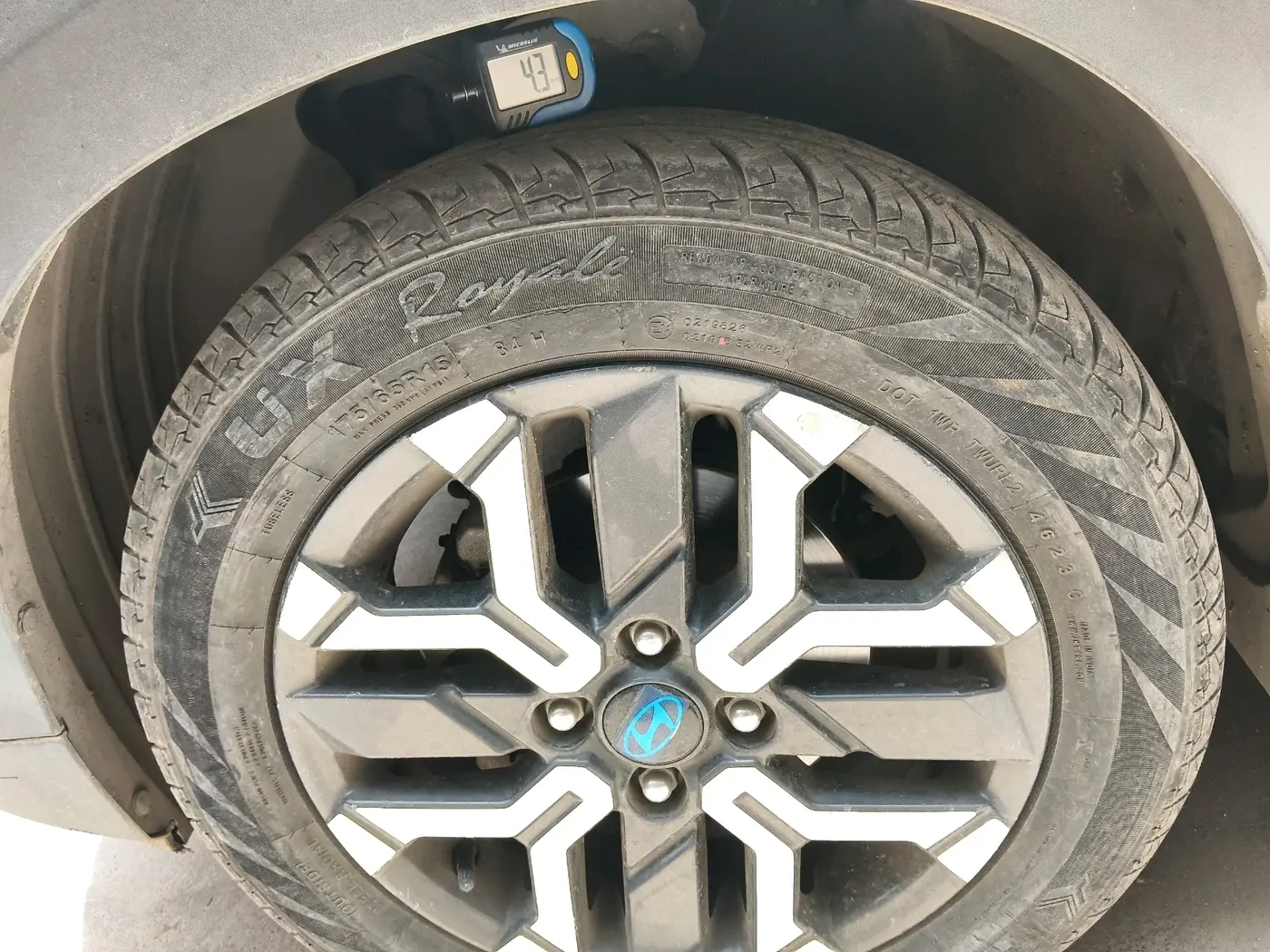 2023 Hyundai EXTER SX(O) CONNECT 1.2 AMT, Petrol, Automatic, 27,064 km, tyre