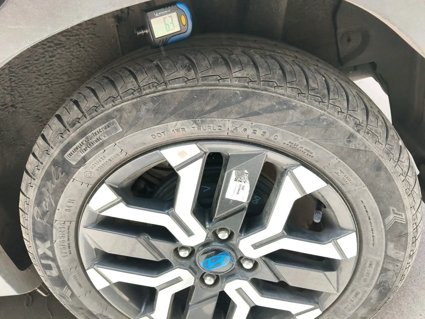 2023 Hyundai EXTER SX(O) CONNECT 1.2 AMT, Petrol, Automatic, 27,064 km, tyre