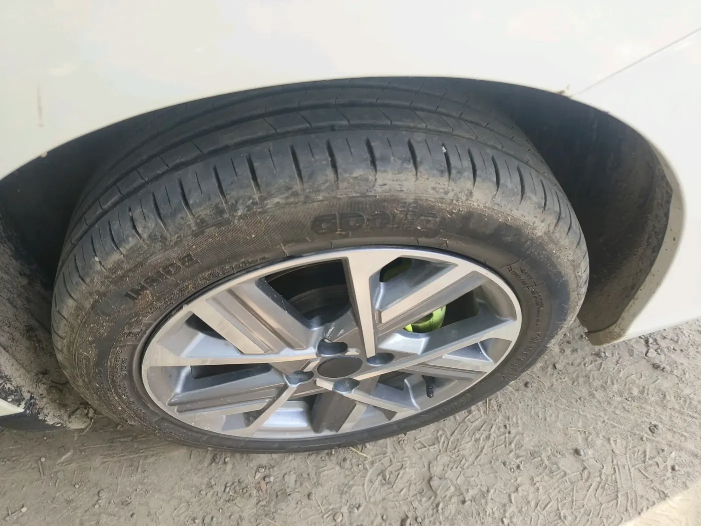 2025 Toyota Glanza S, Petrol, Manual, 28,079 km, tyre