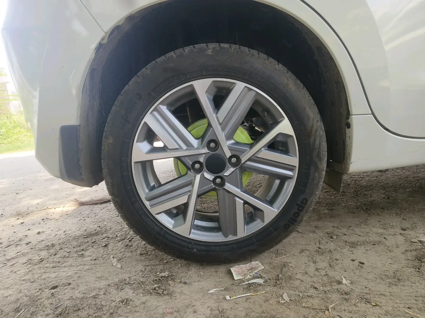 2025 Toyota Glanza S, Petrol, Manual, 28,079 km, tyre