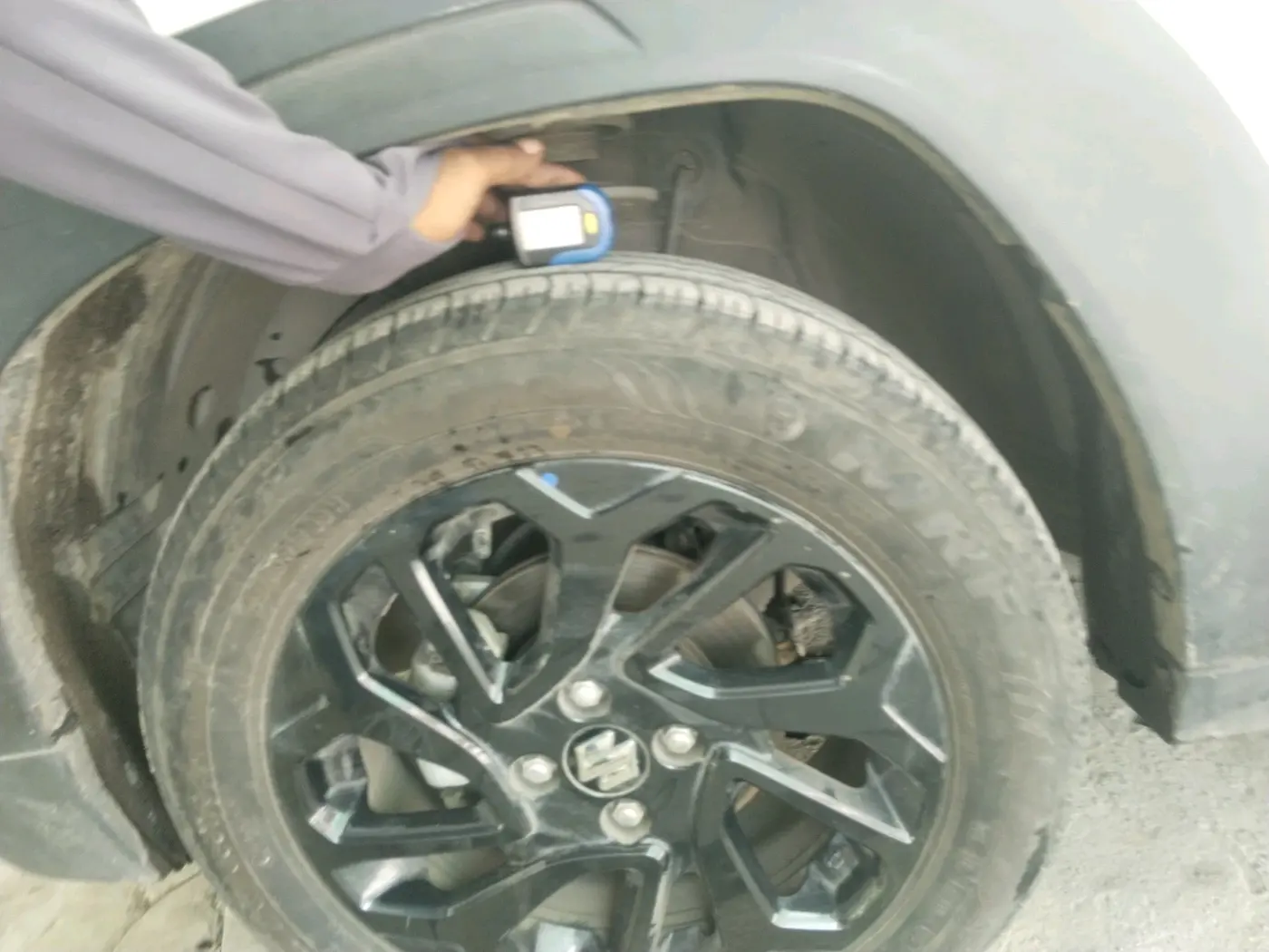 2025 Maruti FRONX DELTA PLUS 1.2L AGS, Petrol, Automatic, 12,679 km, tyre