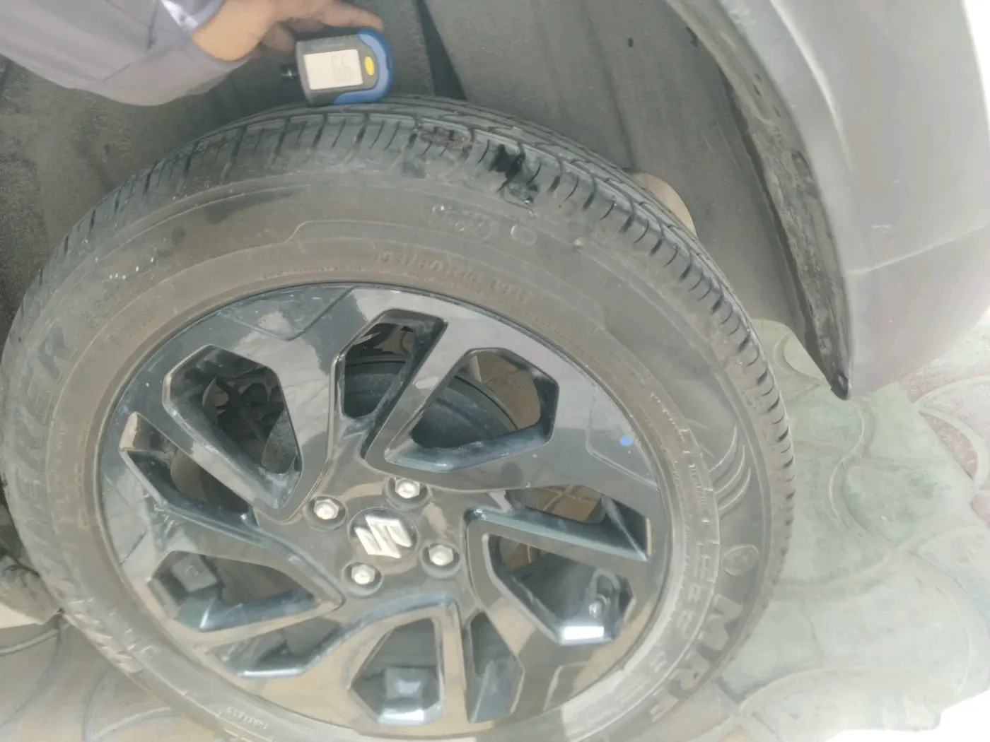 2025 Maruti FRONX DELTA PLUS 1.2L AGS, Petrol, Automatic, 12,679 km, tyre